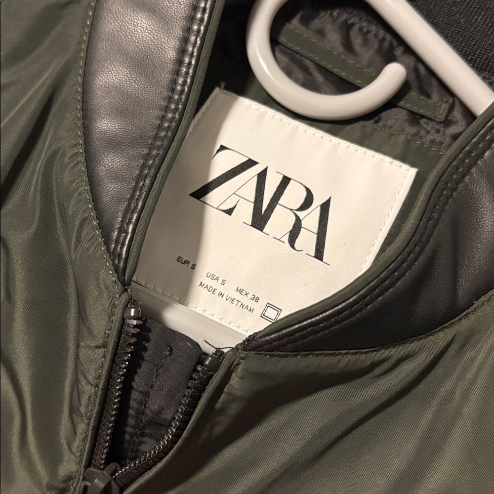 Zara Men's Olive Bomber Jacket - Picture 4 of 4